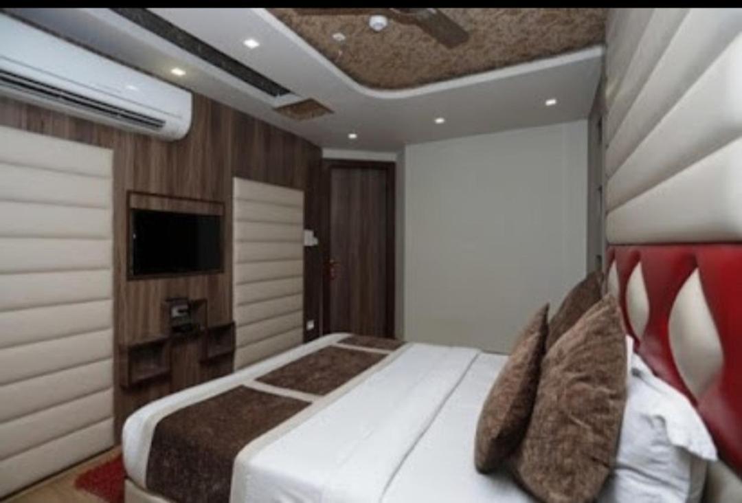 Hotel Sanjay International,Kanpur Buitenkant foto