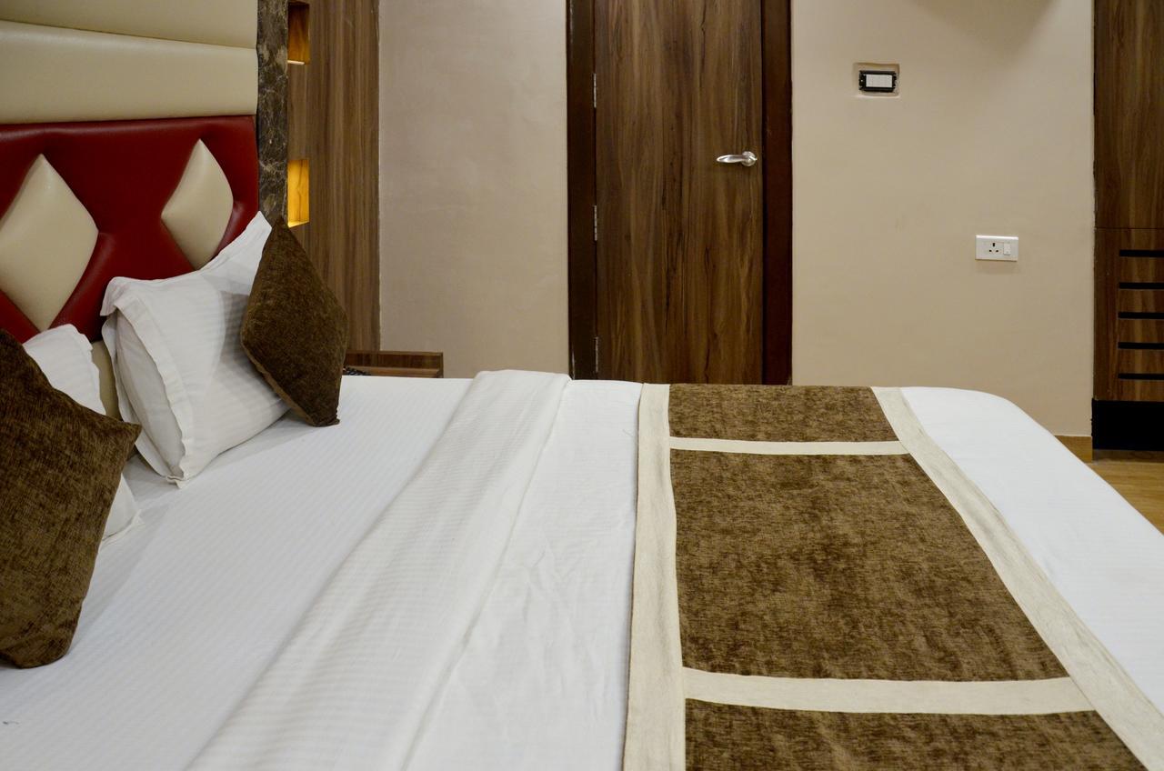 Hotel Sanjay International,Kanpur Buitenkant foto