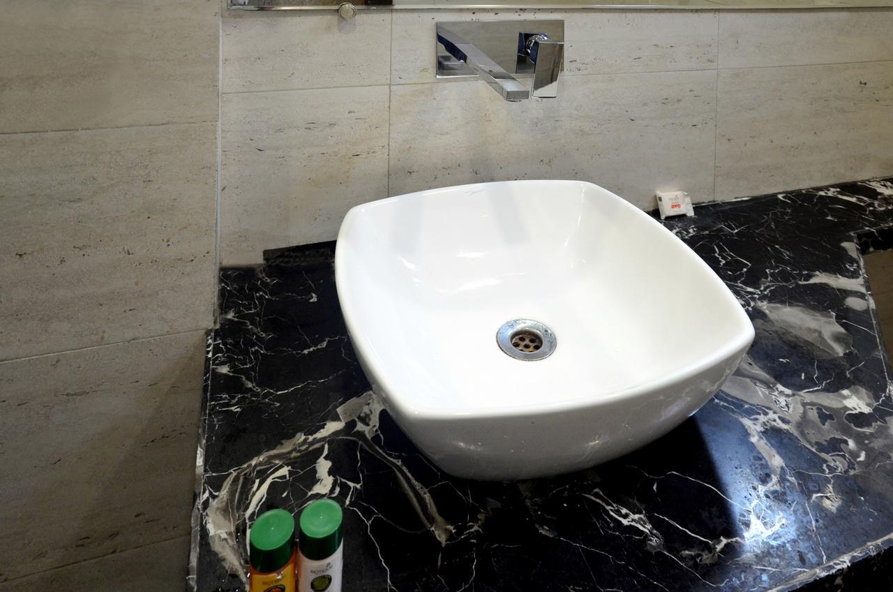 Hotel Sanjay International,Kanpur Buitenkant foto