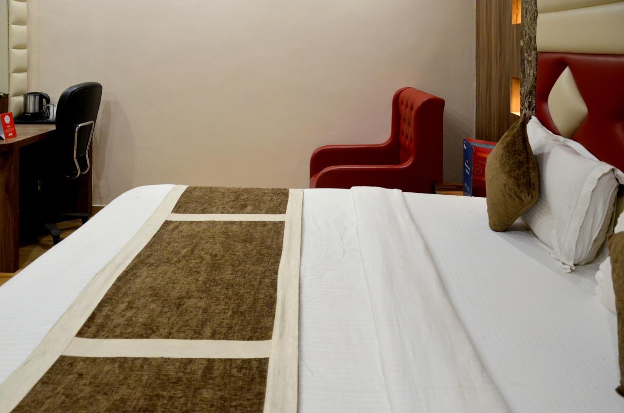 Hotel Sanjay International,Kanpur Buitenkant foto